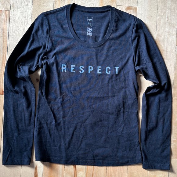 Women's T-shirt Bundle (2) - Picture 5 of 8